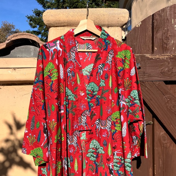 🦢🔮🍷 Printfresh bathrobe in Antelope Forest 🦢🔮🍷 - Picture 3 of 9